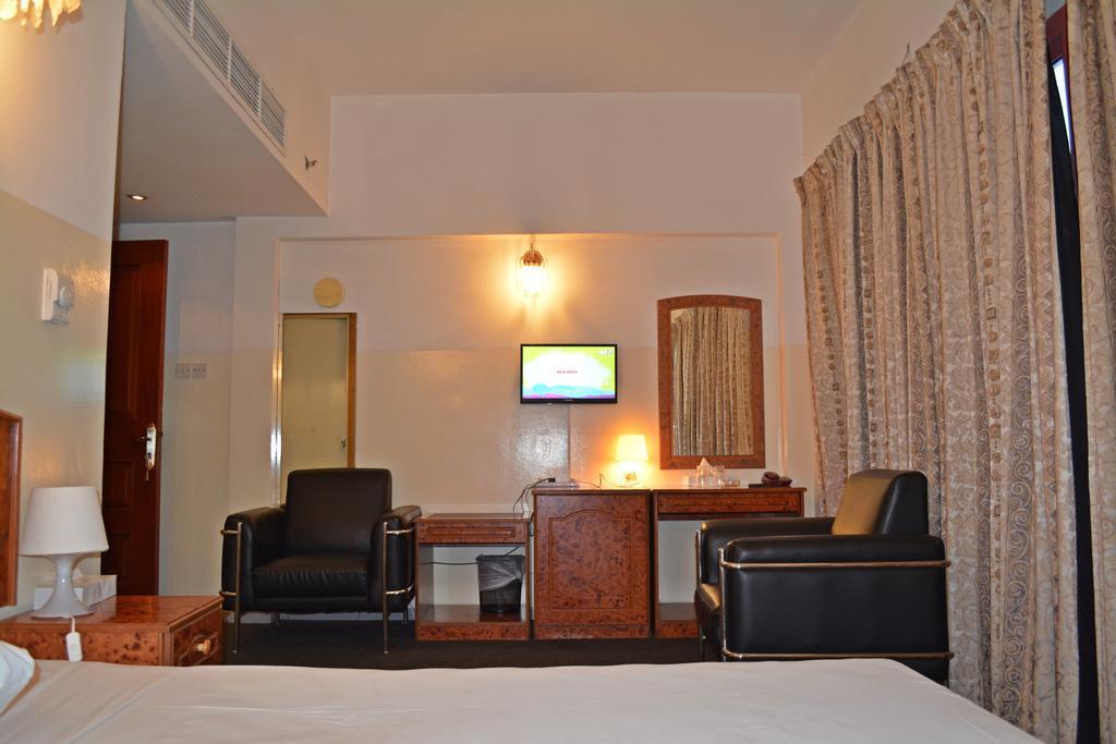 Queen'S Hotel Dubai Exterior photo